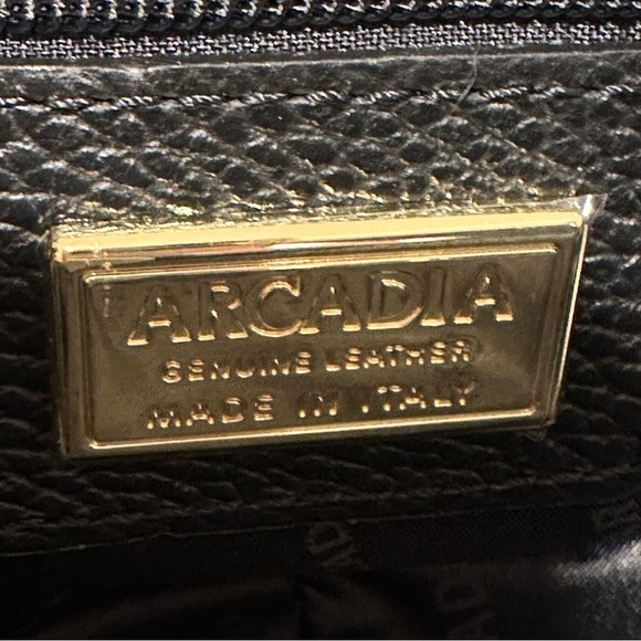 Arcadia Trapeze Pebble Leather Compact Grab Handbag Black NWT - Picture 12 of 15